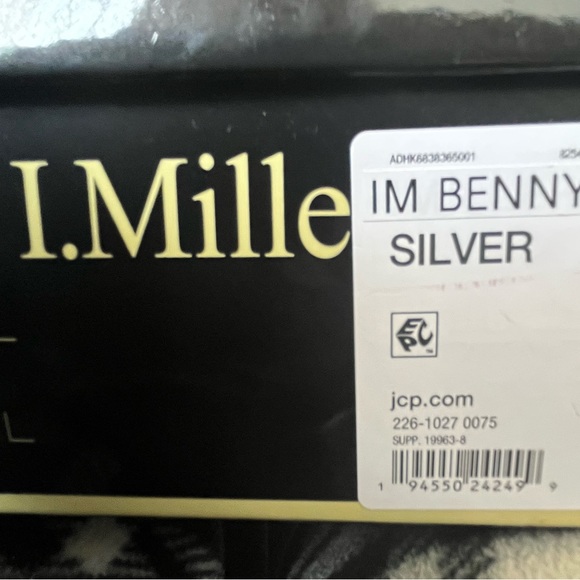 Size 8m I.Miller dress shoes - Picture 3 of 5